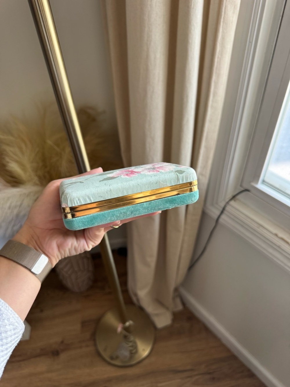 Vintage Floral Fabric Covered Travel Jewelry Hard Case Clam Shell with Mirror - Picture 8 of 10